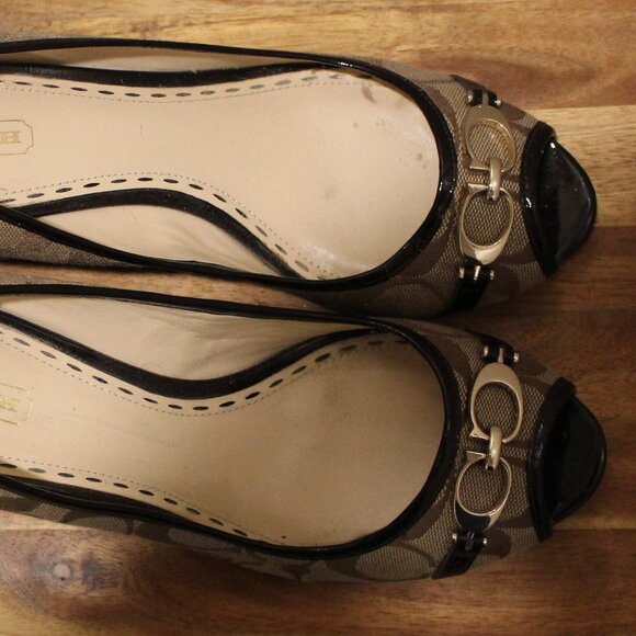 Classic Coach Brown & Tan Peep Toe Wedges - Sz 8.5 - Picture 1 of 6